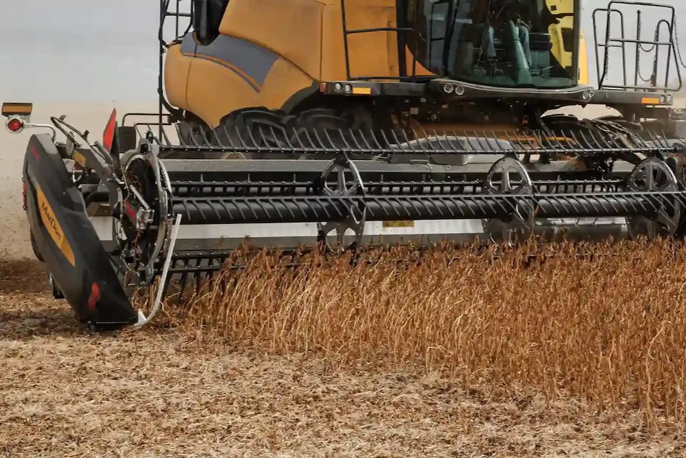 MacDon, New Holland roll out jointeffort combine header AGCanada