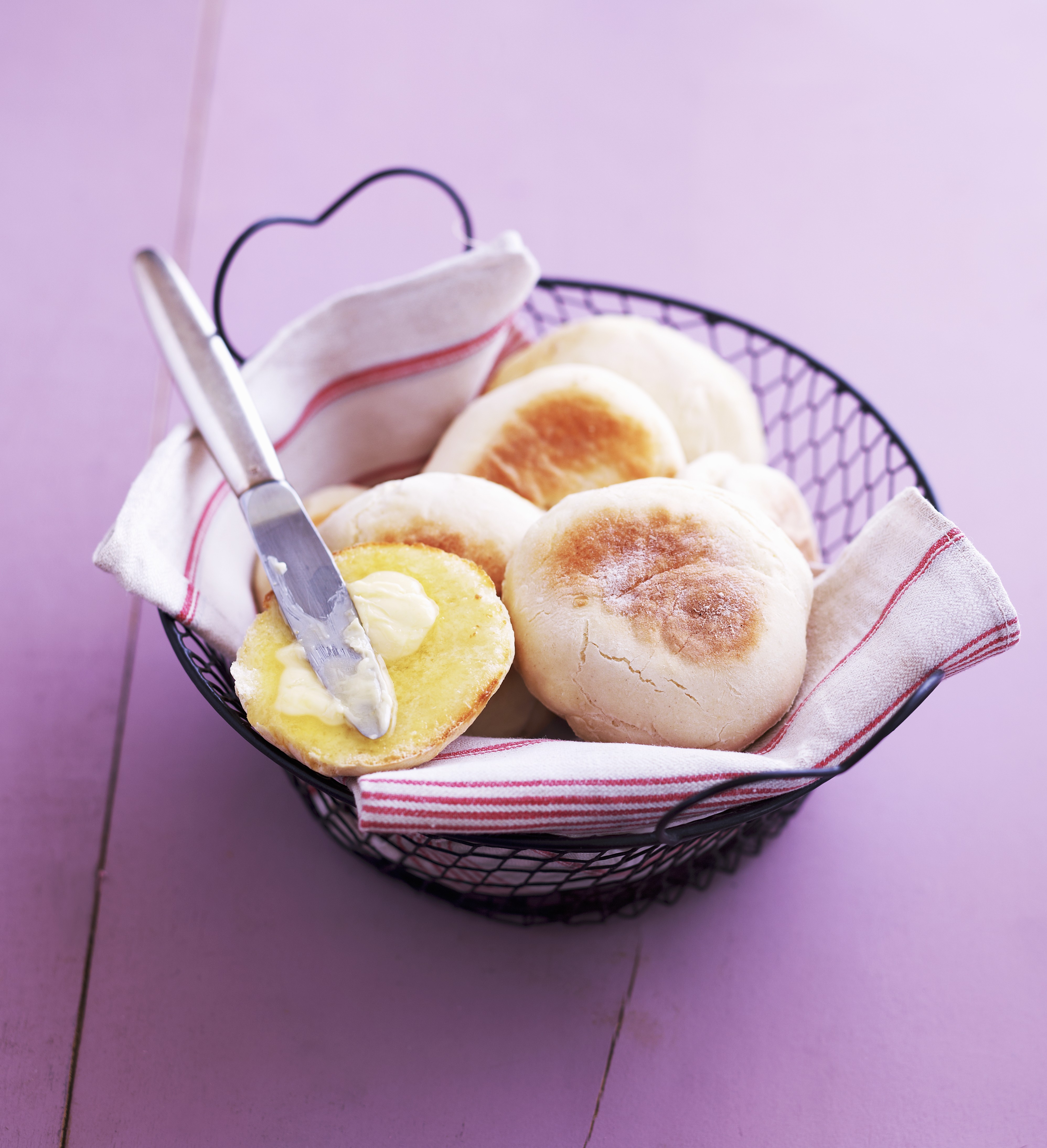 Muffin inglesi per uova alla Benedict Agrodolce