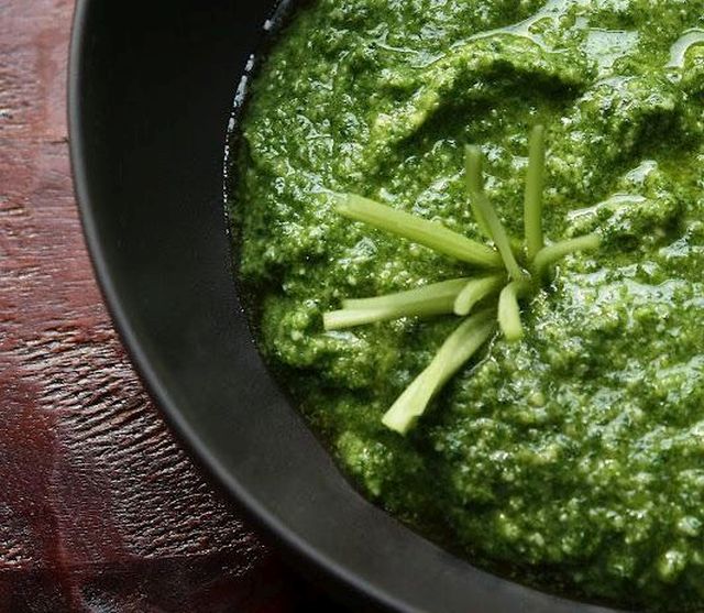 Il pesto di sedano e noci con la ricetta veloce Gustoblog