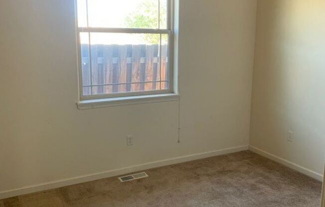 826 NE Hidden Valley Bend, OR ApartmentAdvisor