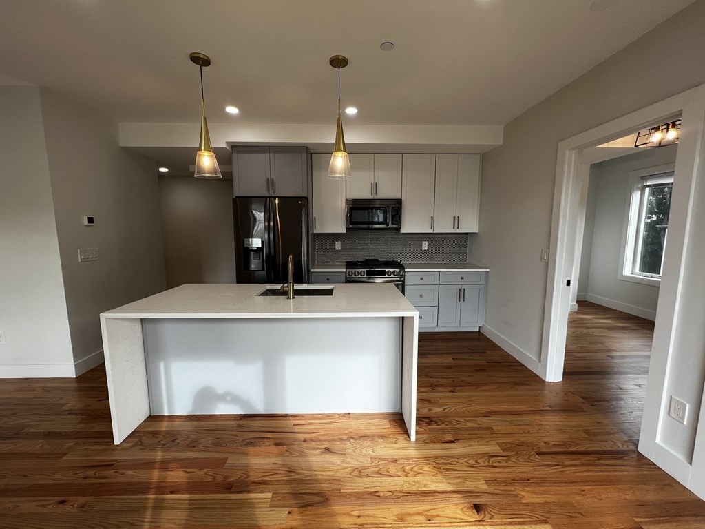 97 Condor 6 Boston, MA ApartmentAdvisor