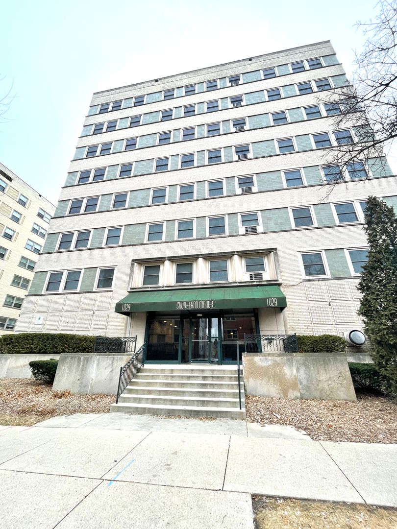 1029 E Knapp St Milwaukee, WI ApartmentAdvisor