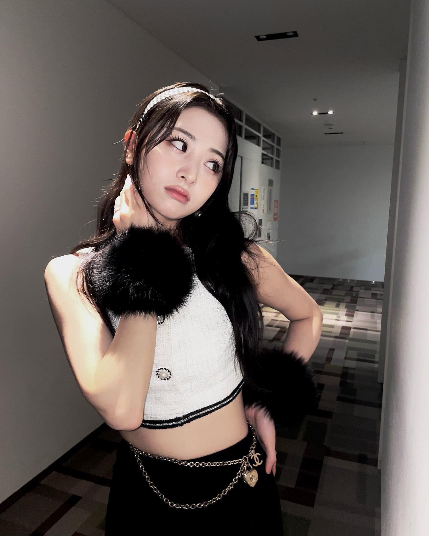 Huh Yunjin Image #328025 - Asiachan KPOP Image Board