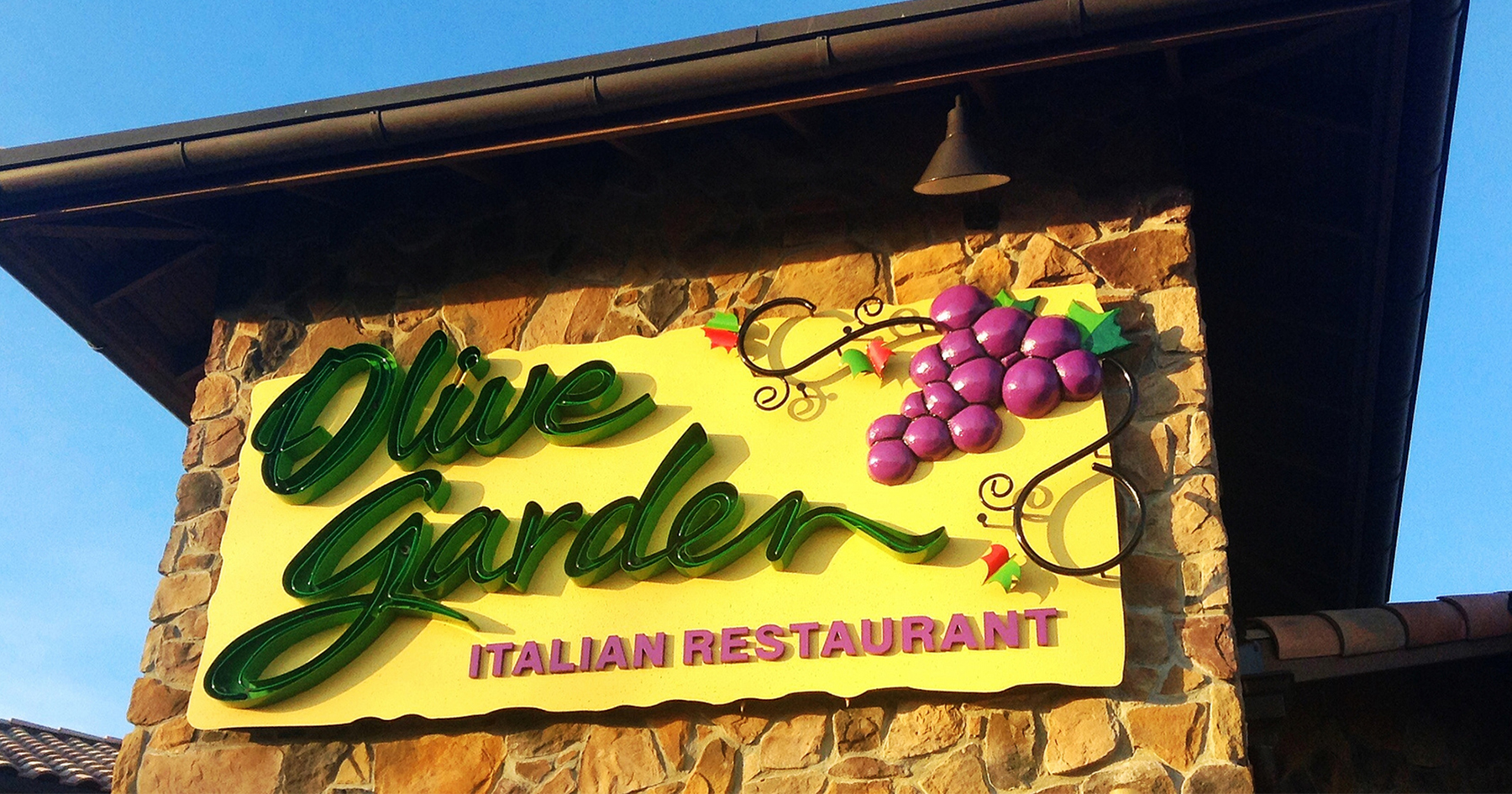 Darden Restaurant Workers Face Fees With Payroll Cards ATTN