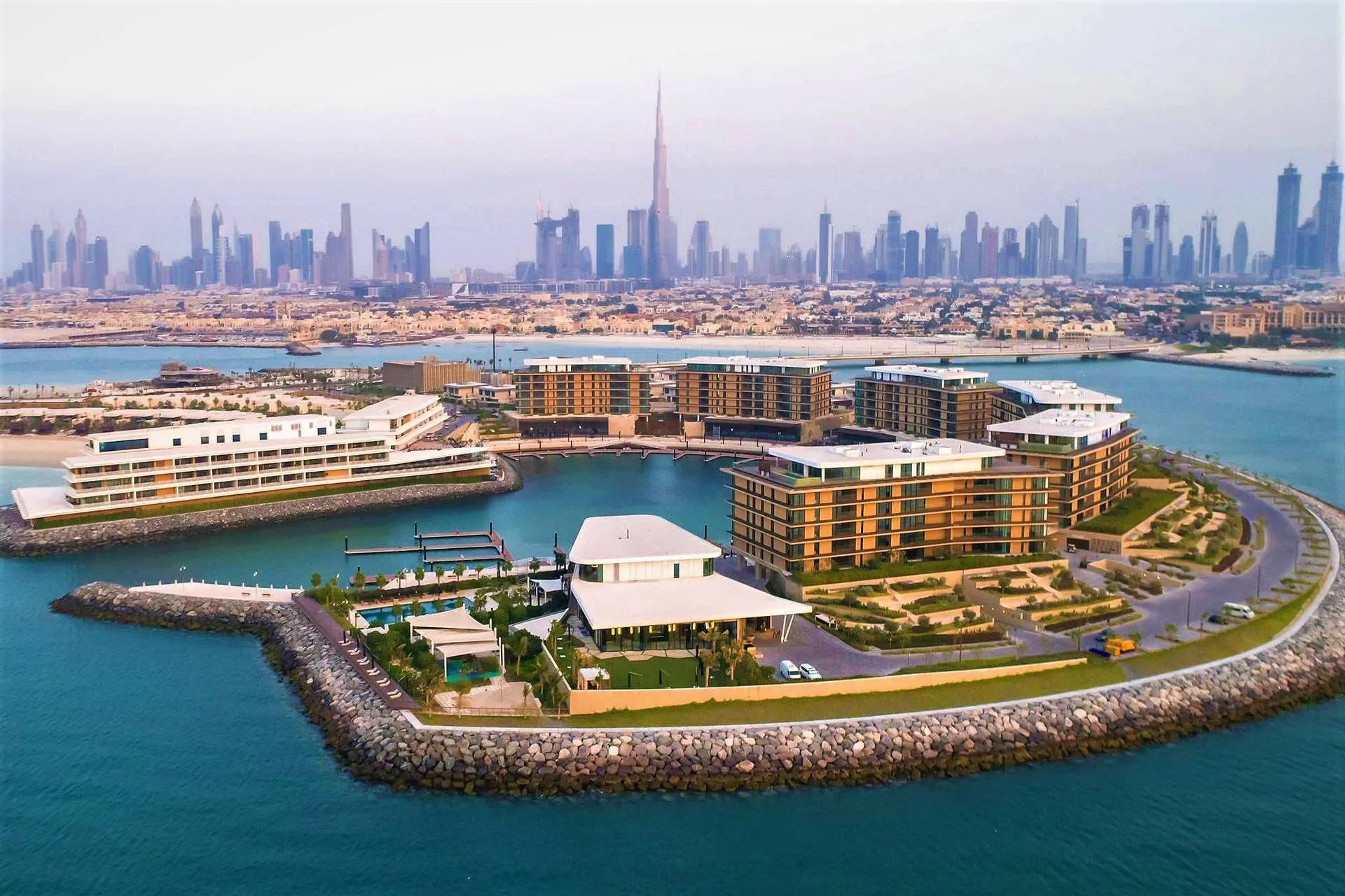 Jumeirah Bay Island, Dubai, UAE prices, descriptions, types of real