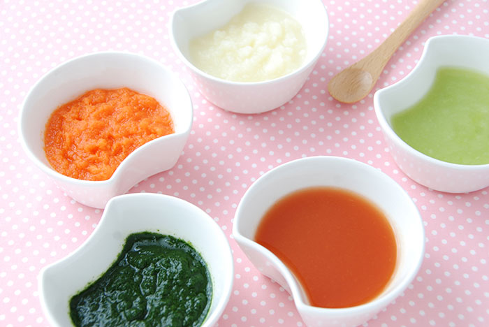 【ごっくん期】5～6カ月ごろ（離乳食初期）の食事の量の目安や食材、レシピ、進め方のポイント｜ベビーカレンダー