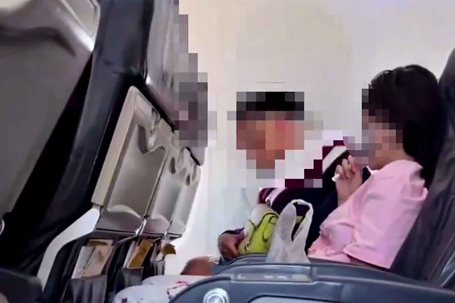 Vaping plane passenger faces charges Bangkok Post Learning Learn