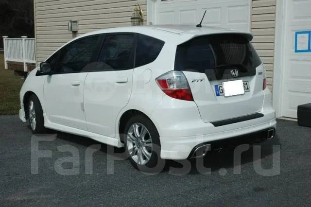 Спойлер Honda Fit GE, GP (Фит) c 20072013г. Белый/Серый