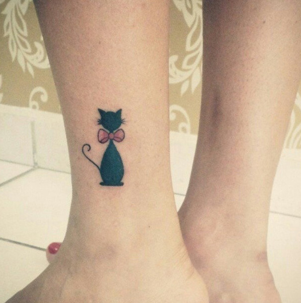 116 Minimalistic Cat Tattoos For Cat Lovers | Bored Panda 608_x_605_jpg