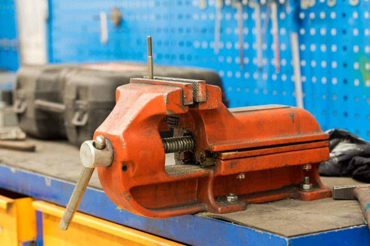 ⭐ Top 10 Best Bench Vises Reviews & Buyer’s Guide [2021]