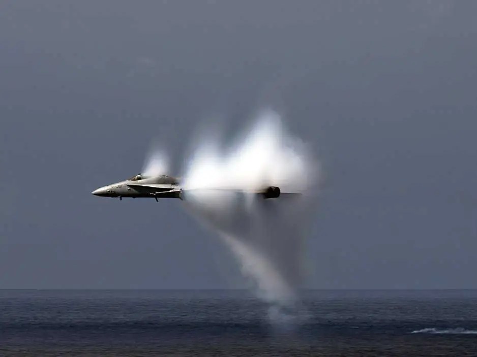 Awesome Pictures Of Jets Breaking The Sound Barrier