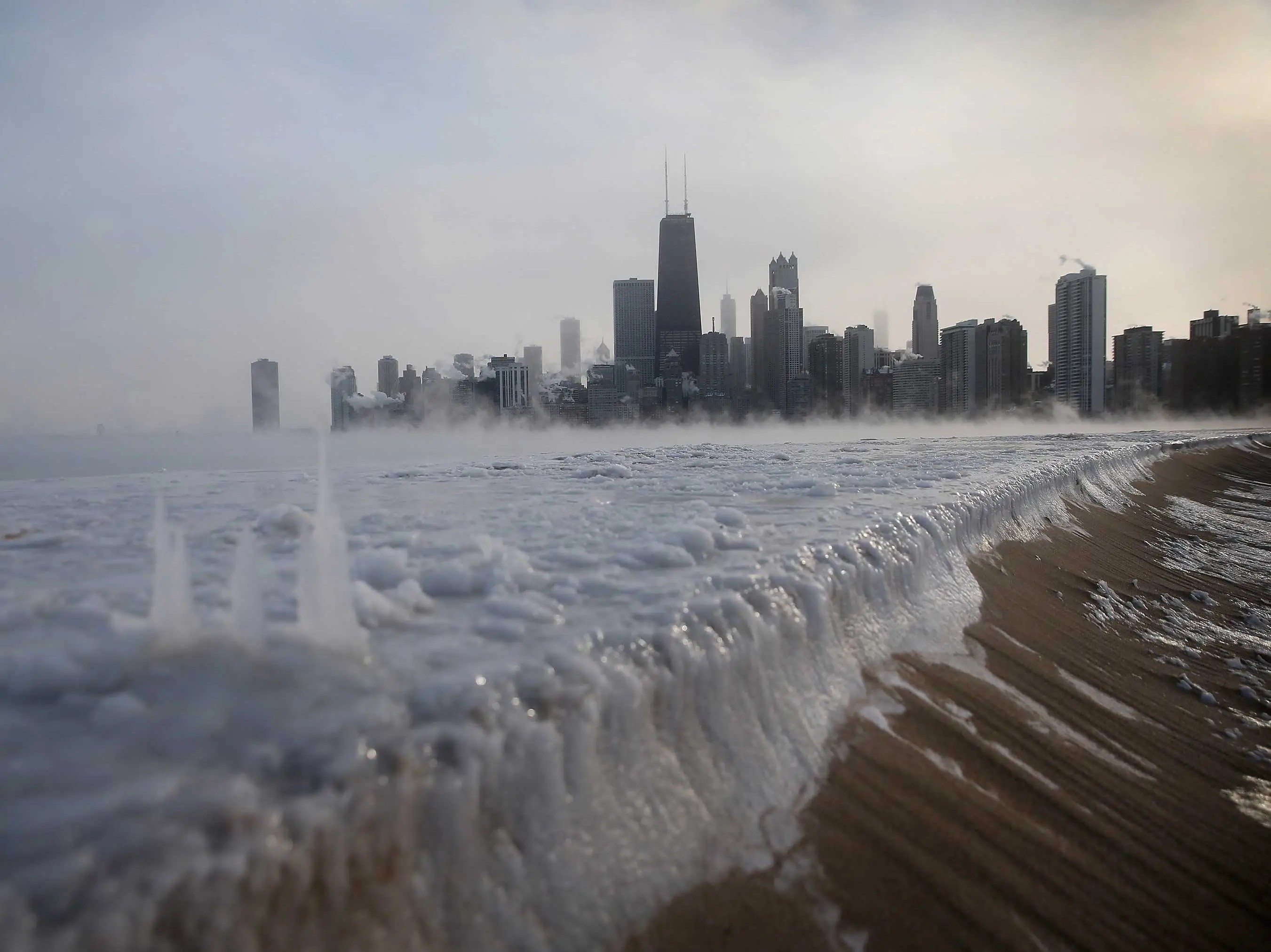 The Defining Photo Of Chicago's Frozen Week Business Insider