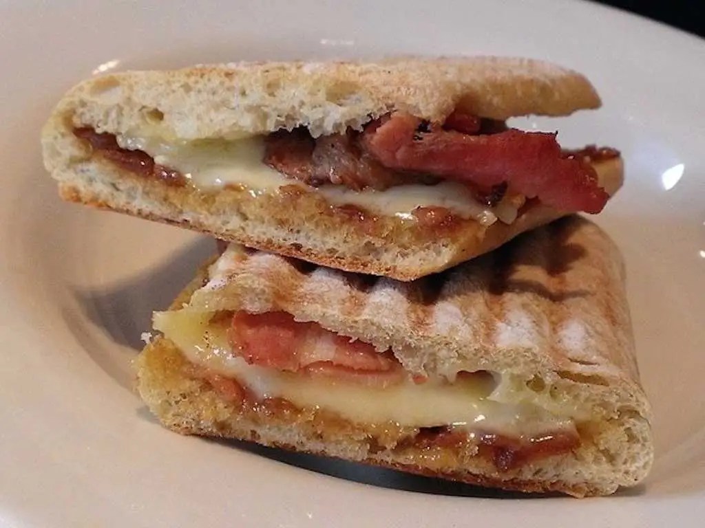 This ranking shows which British sandwiches and salads have MORE