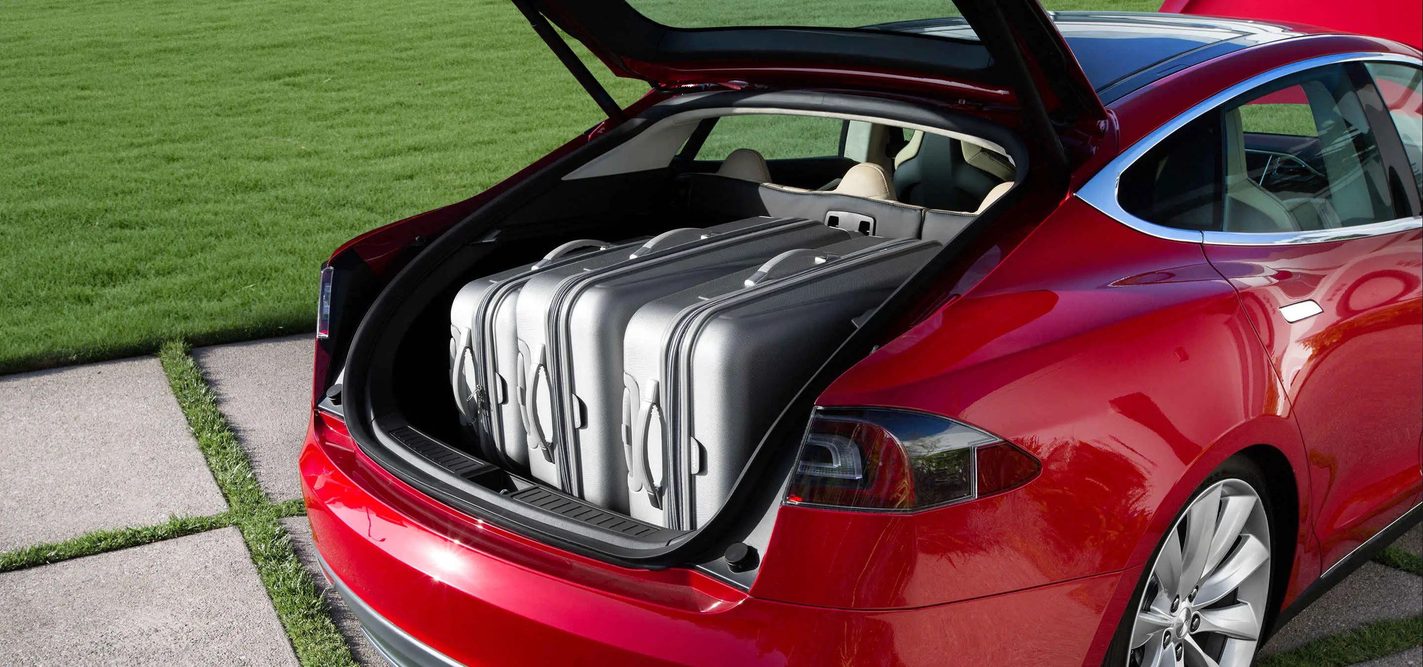 Tesla Model S ball pit in trunk PHOTO Business Insider