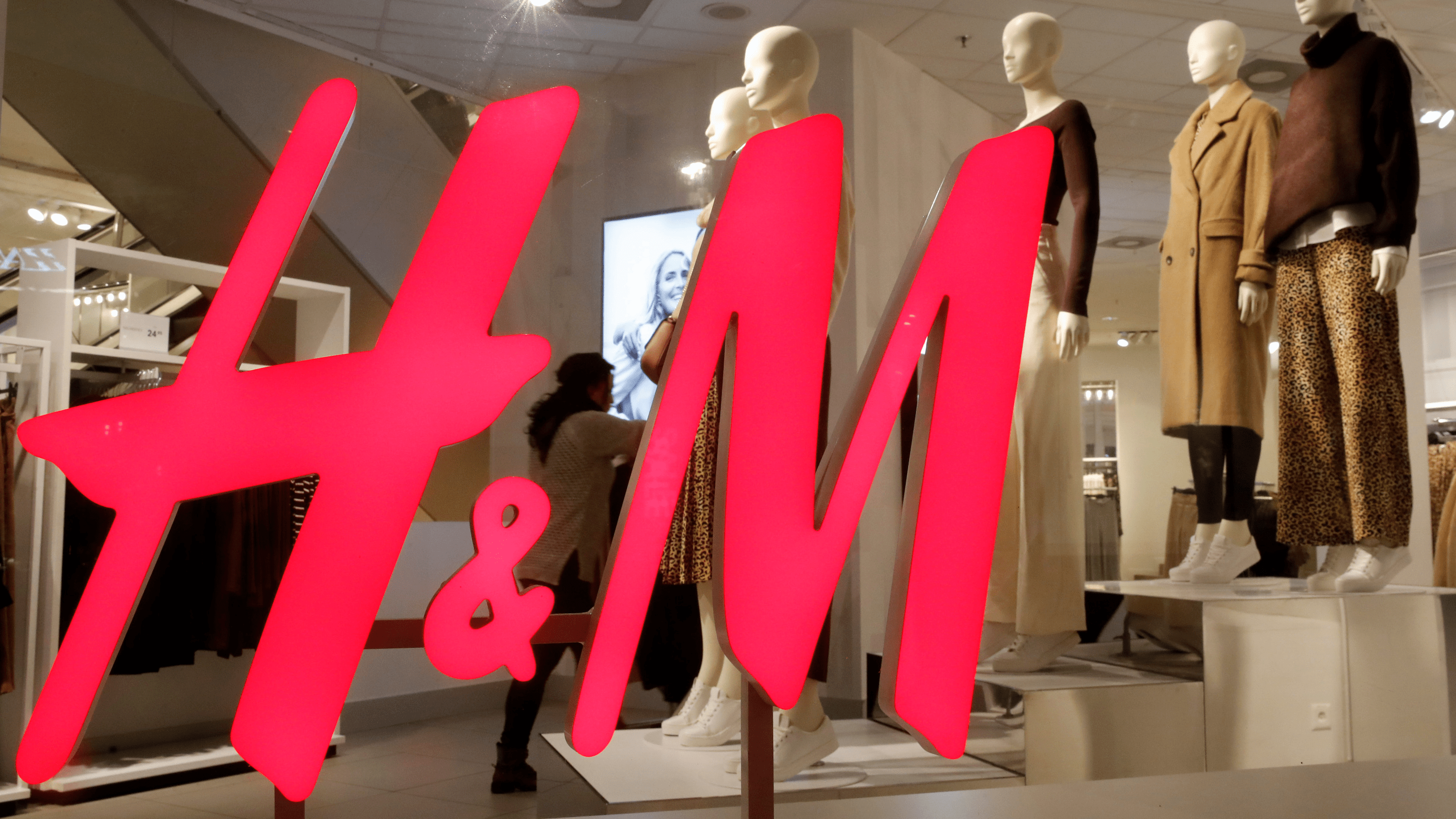 Sneaky ways stores like H&M, Zara, and Uniqlo get you to spend more