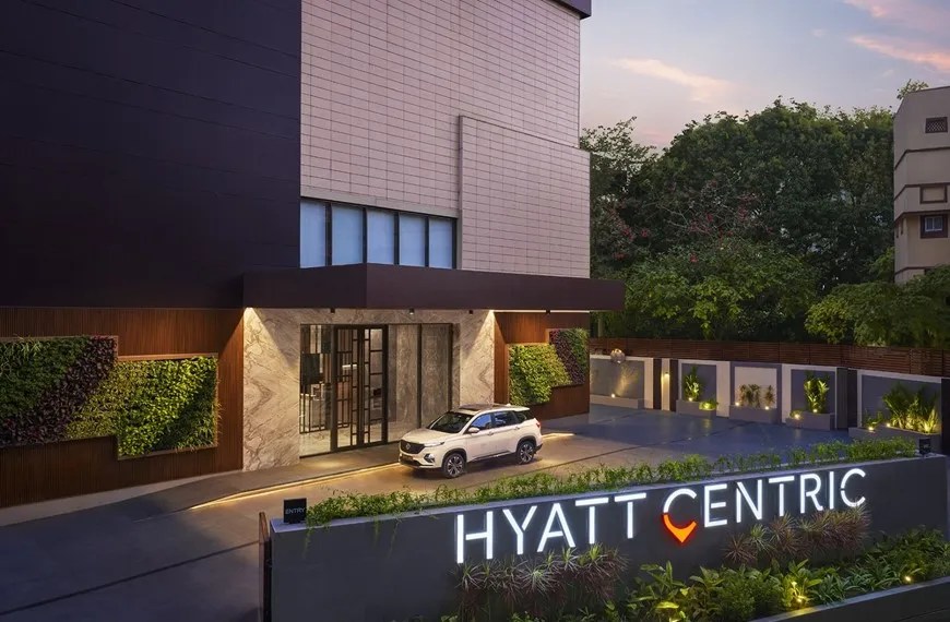 Experience the best of immersive dining at Ophelia at The Ashok