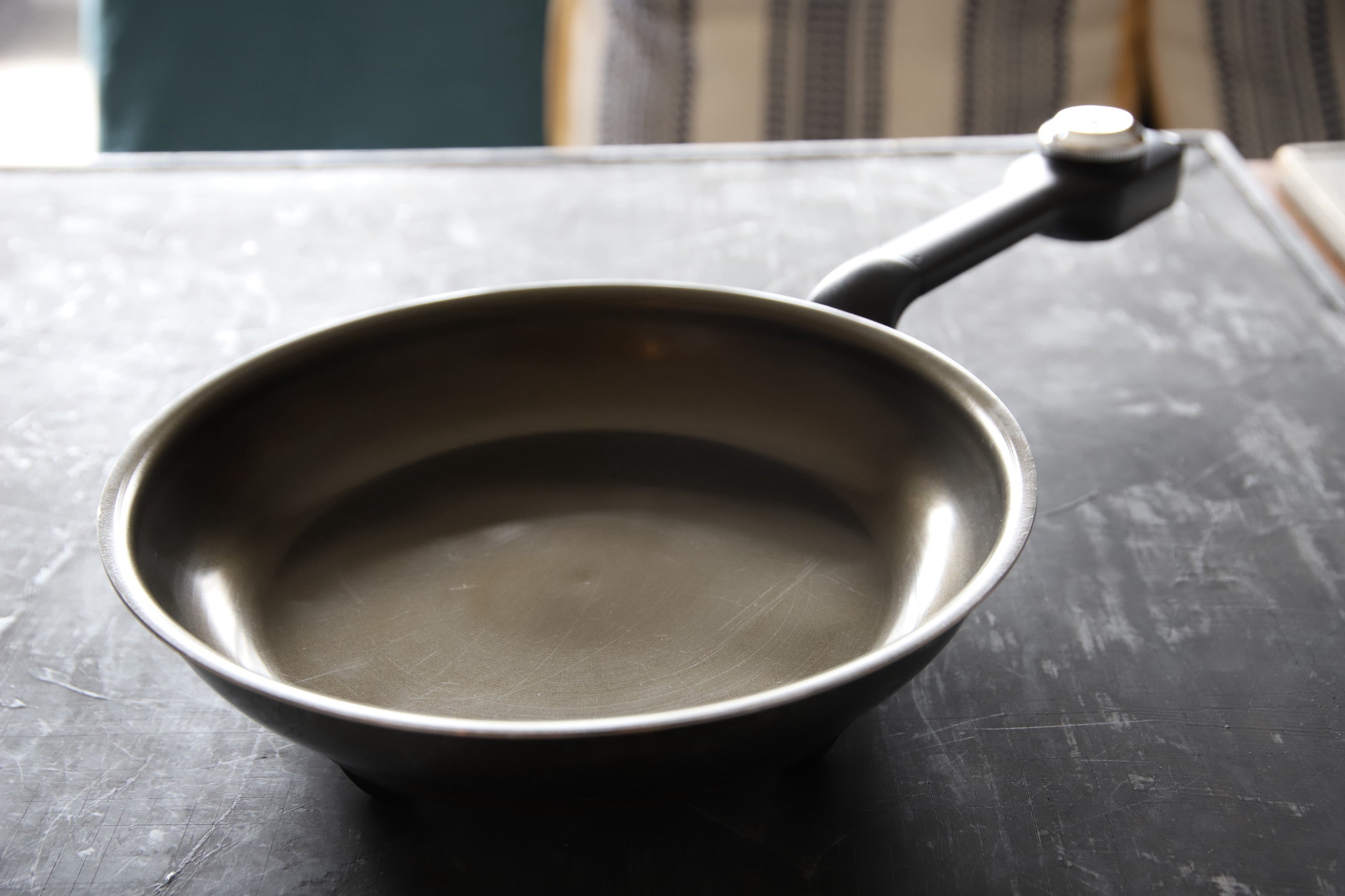 業界初！電気フライパン『abien MAGIC PAN』電源のみで何処でも調理可 CAMPFIRE (キャンプファイヤー)