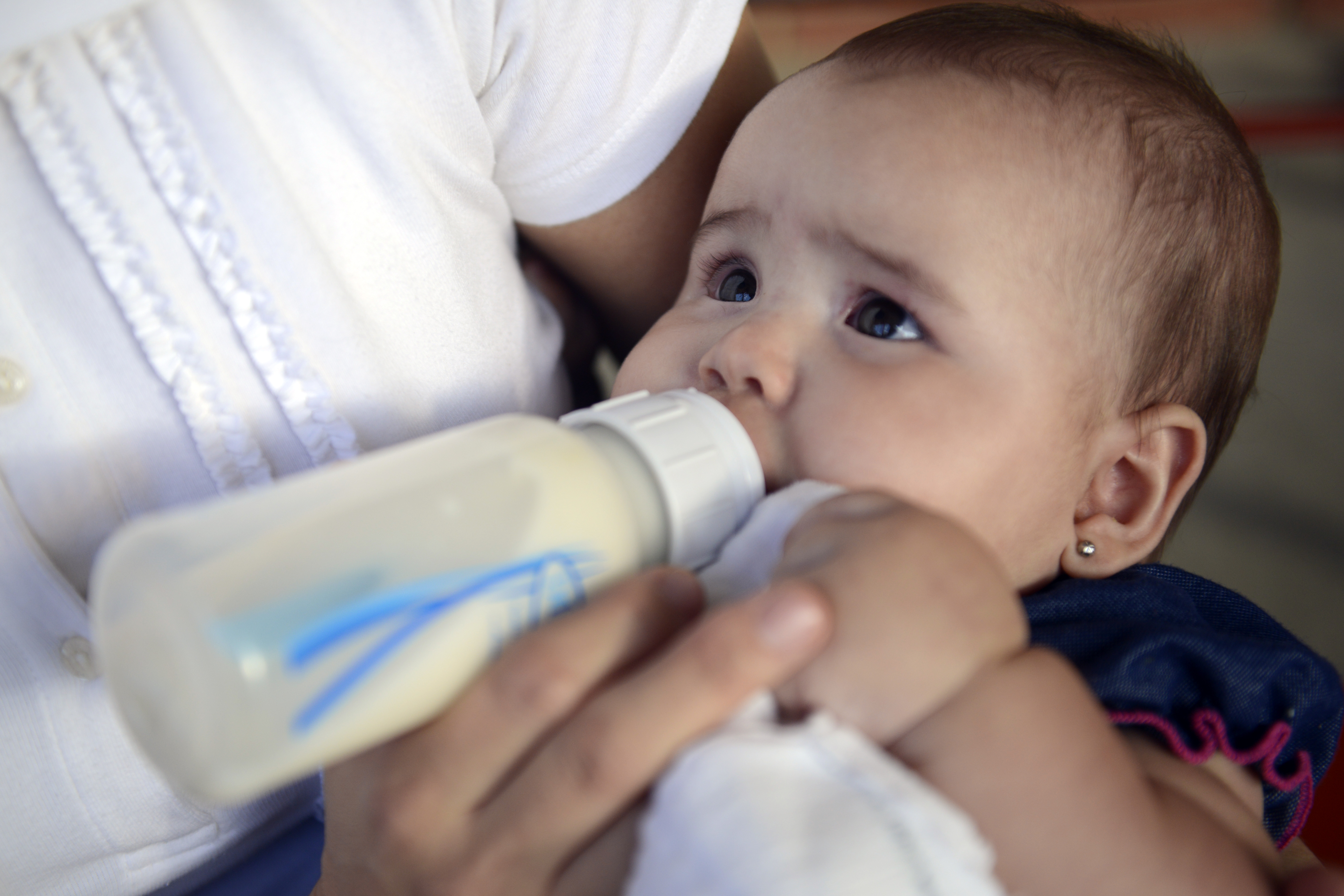 Nourri au lait végétal, un bébé décède CNEWS