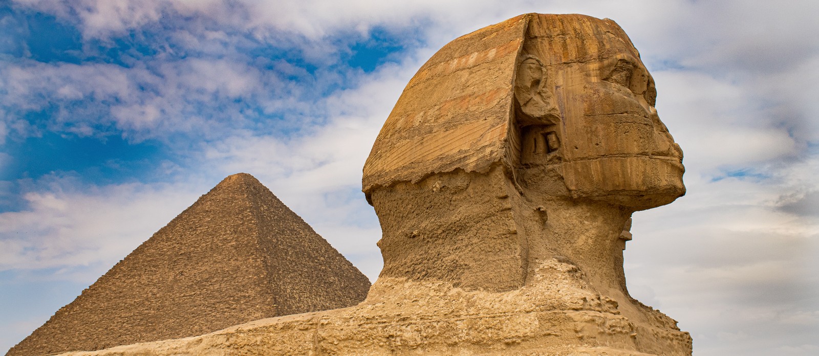 The Great Sphinx is situated in which country?