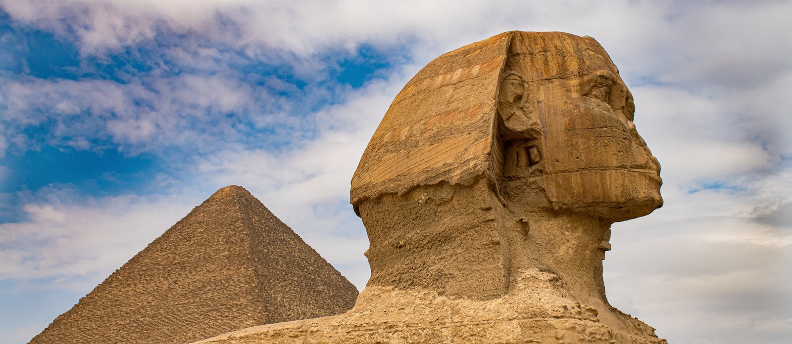 What's the Egyptian statue with a lion's body and a human head called?