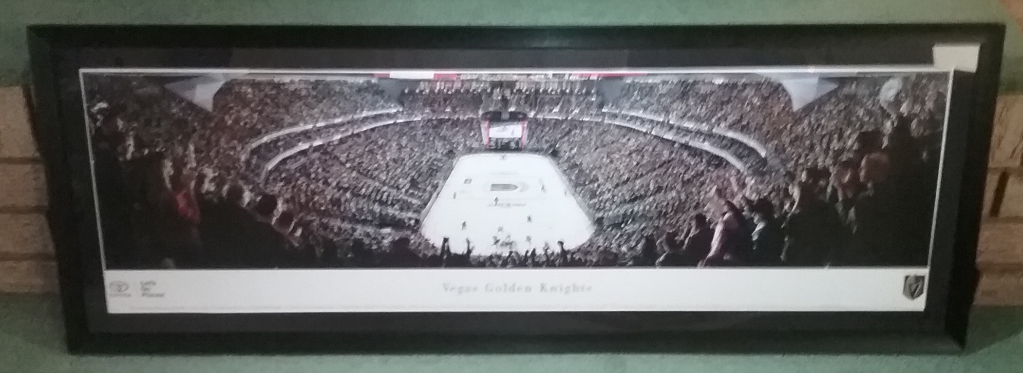 40 x 13.5 Panoramic Frame Black Aluminum Wall Mount