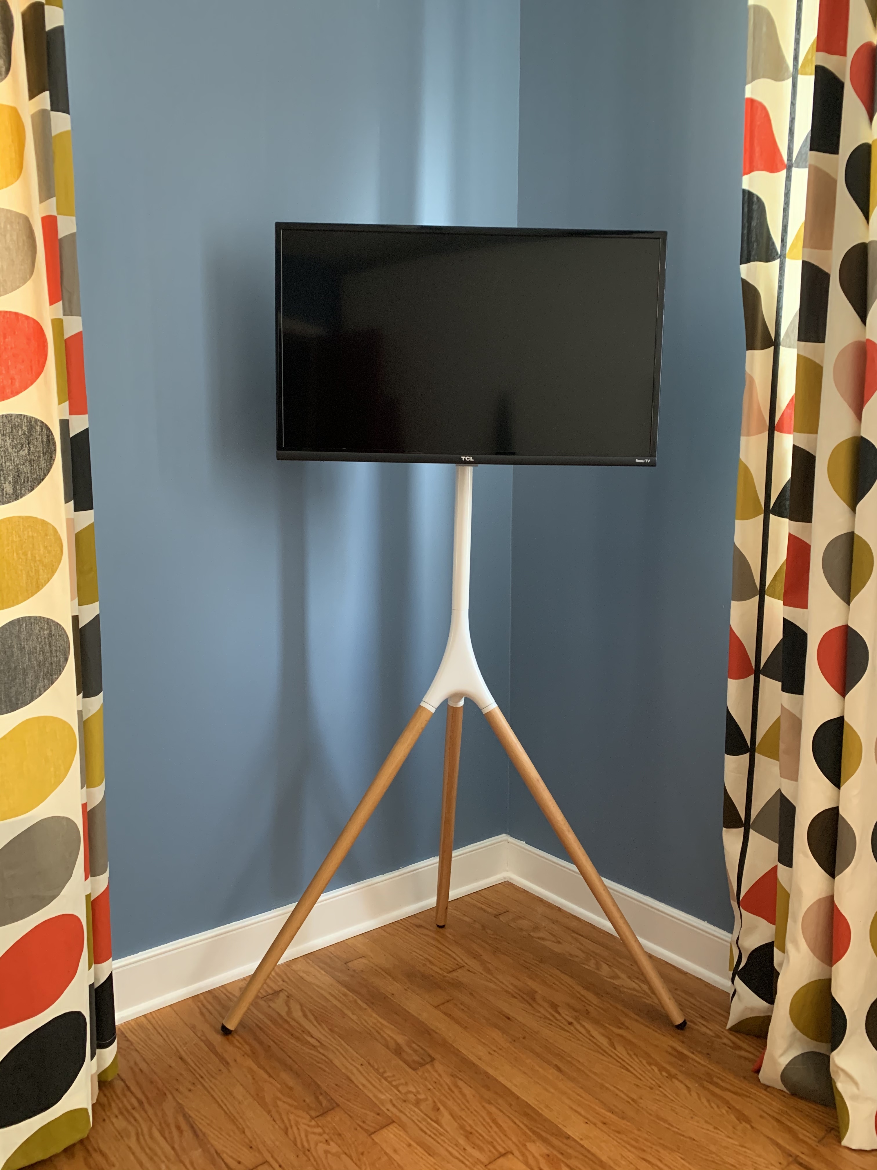 Tripod Easel TV Stand Modern Wood & Steel Design