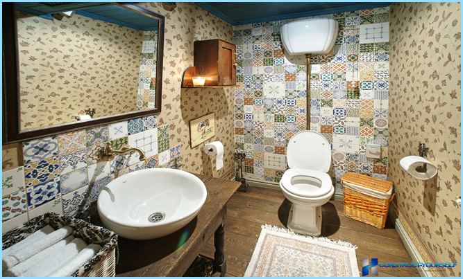Tapete für die Toilette in der Wohnung + Foto