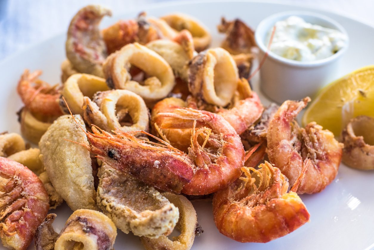 Fritto misto di pesce i segreti e trucchi per preparare la frittura di