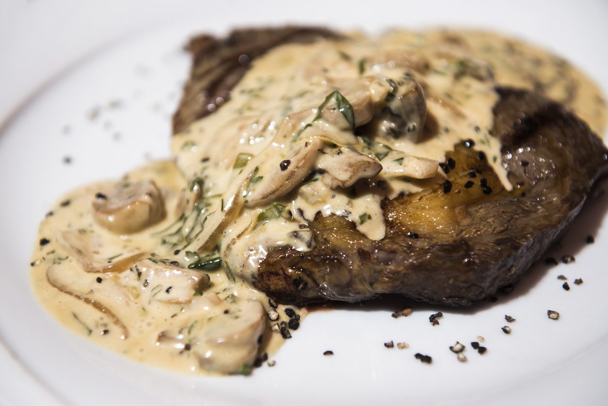 Filetto di maiale ai funghi la ricetta del secondo piatto con porcini