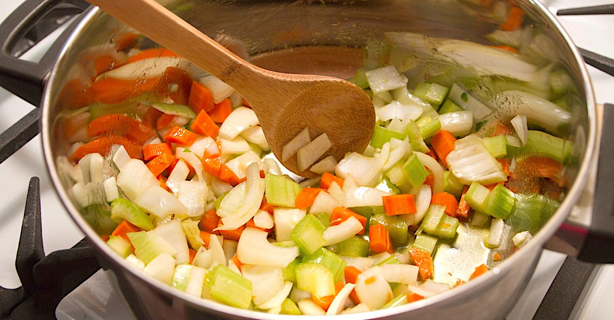 Come fare il soffritto regole e consigli per un risultato perfetto