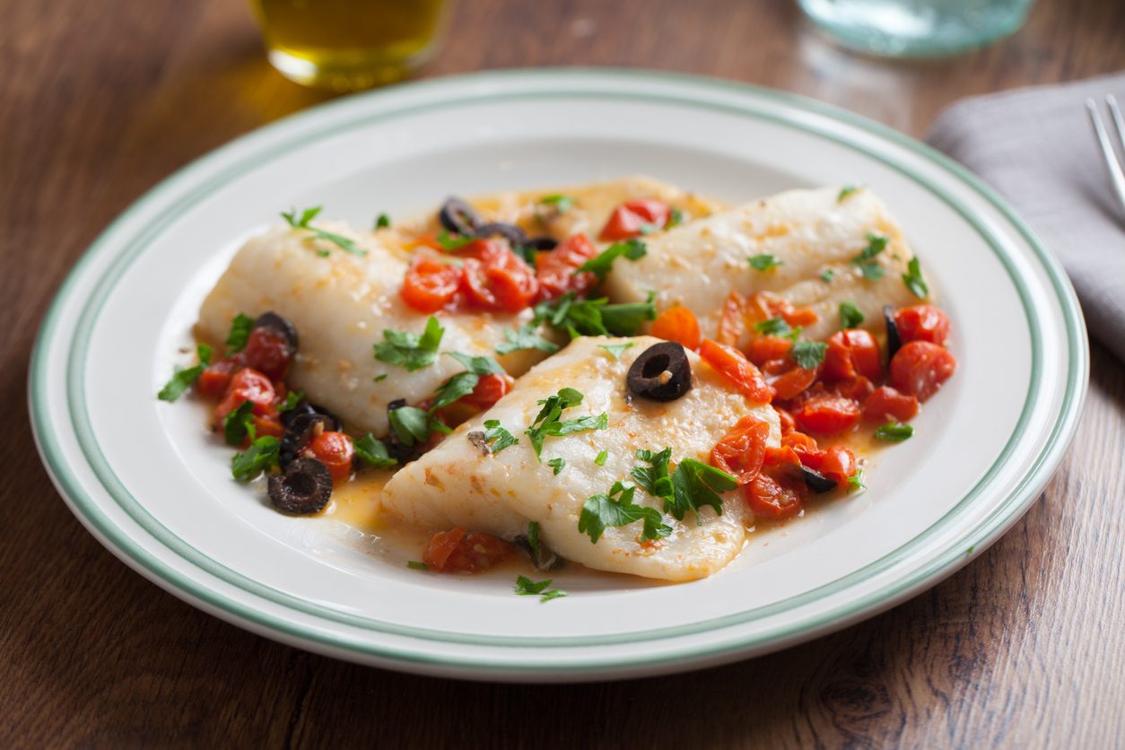 Nasello in padella la ricetta del secondo piatto veloce e saporito