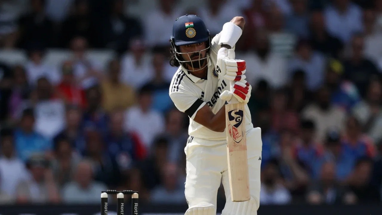 KL Rahul ignites massive fight between two ex-cricketers KL Rahul ignites massive fight between two ex-cricketers