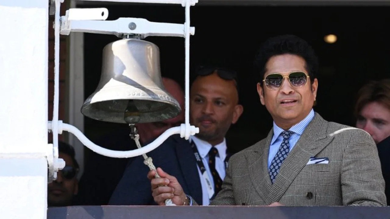 Watch: Sachin Tendulkar showered with twin honors during Lord’s Test between India and England Watch: Sachin Tendulkar showered with twin honors during Lord’s Test between India and England