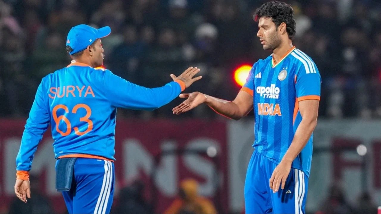 "Tune hi toh bola tha" - Suryakumar Yadav, Shivam Dube involved in heated exchange in loss to South Africa