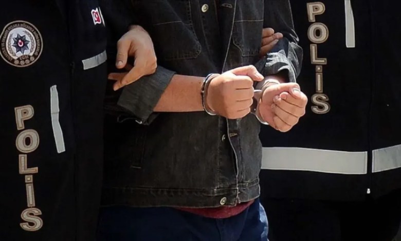 Kayseri’de uyuşturucu çetesine düzenlenen operasyonda 4 zanlı tutuklandı Kayseri’de uyuşturucu çetesine düzenlenen operasyonda 4 zanlı tutuklandı