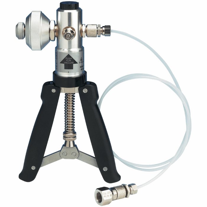 Pneumatic pump vacuum 600 psi to 28 in Hg from Davis Instruments