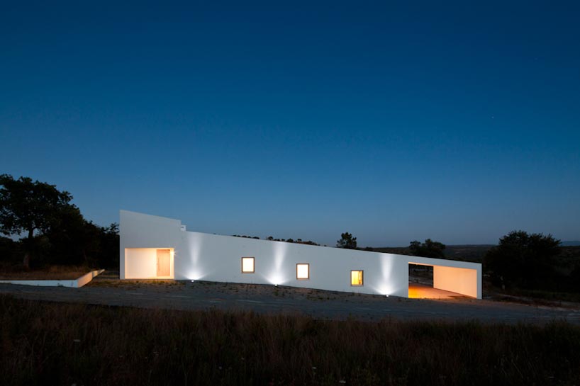 vitor vilhena house in odemira, portugal