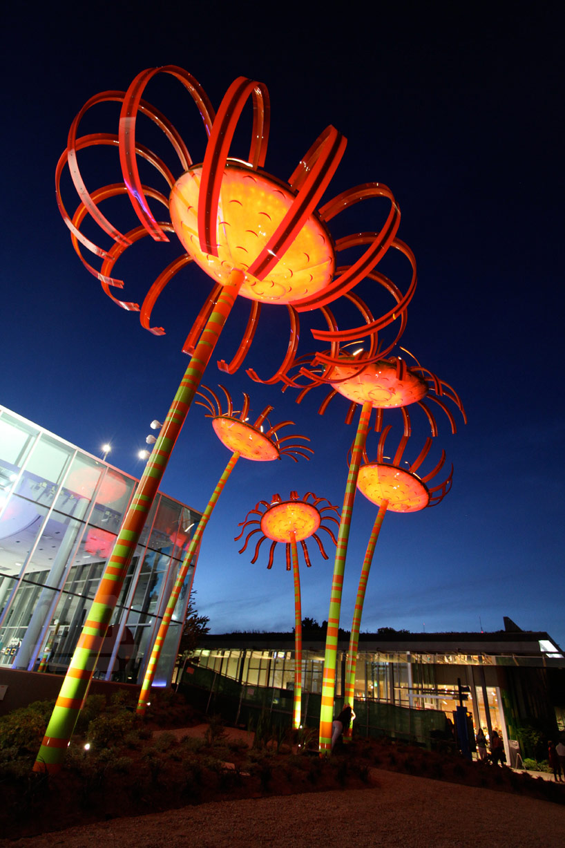 dan corson's solar powered flower installation sonic bloom