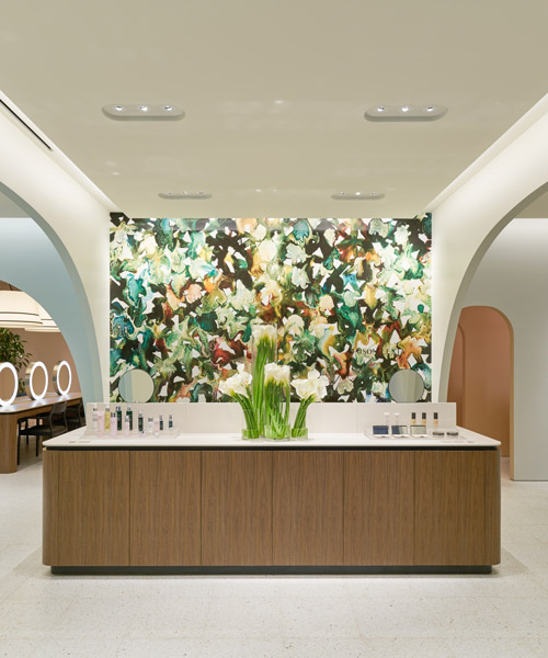 TORAFU architects defines spaces with color and arches in japanese store