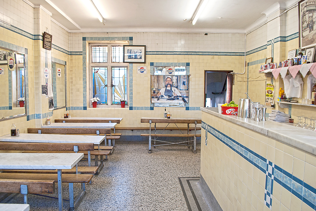 Peters & Co. Gin Palace Broadway Market London Bar Reviews