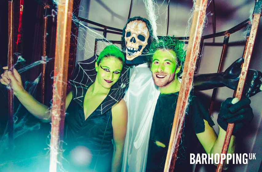 London's Biggest Halloween Pub Crawl London Bar Crawl Reviews