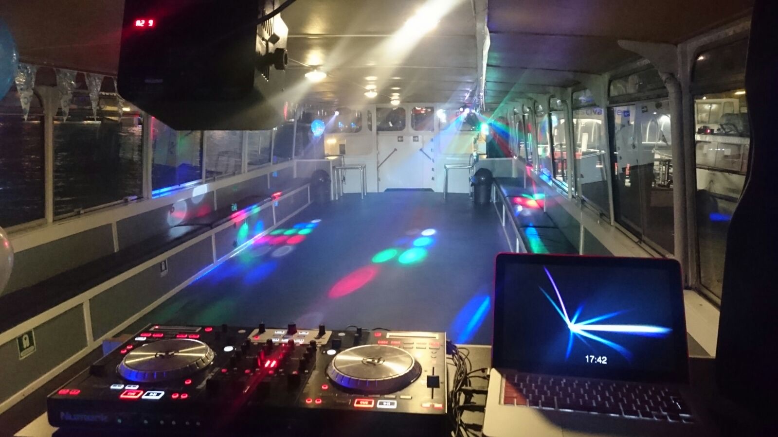 New Years Eve Boat Party London Boat Party Reviews DesignMyNight