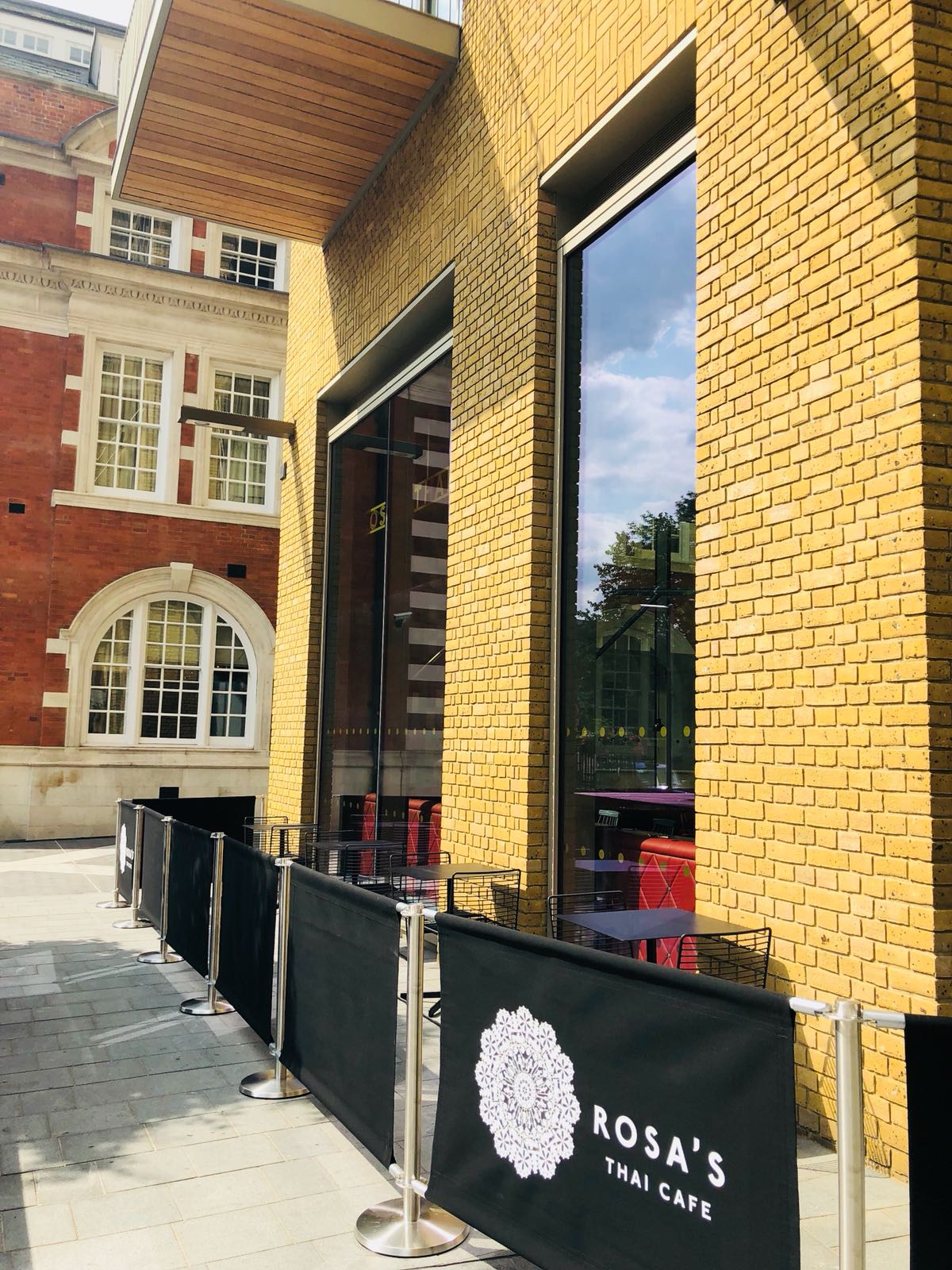 Rosa's Thai Cafe Tower Bridge London Restaurant Reviews DesignMyNight