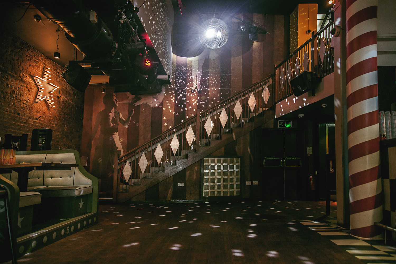 Trapeze Shoreditch London Bar Reviews DesignMyNight