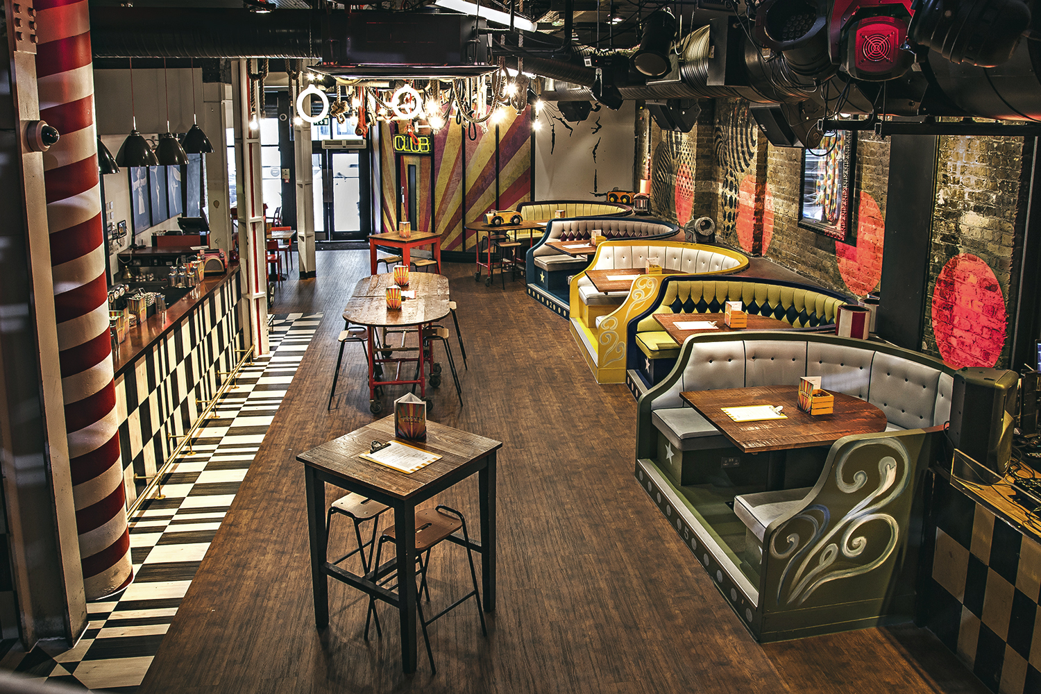 Trapeze Shoreditch London Bar Reviews DesignMyNight