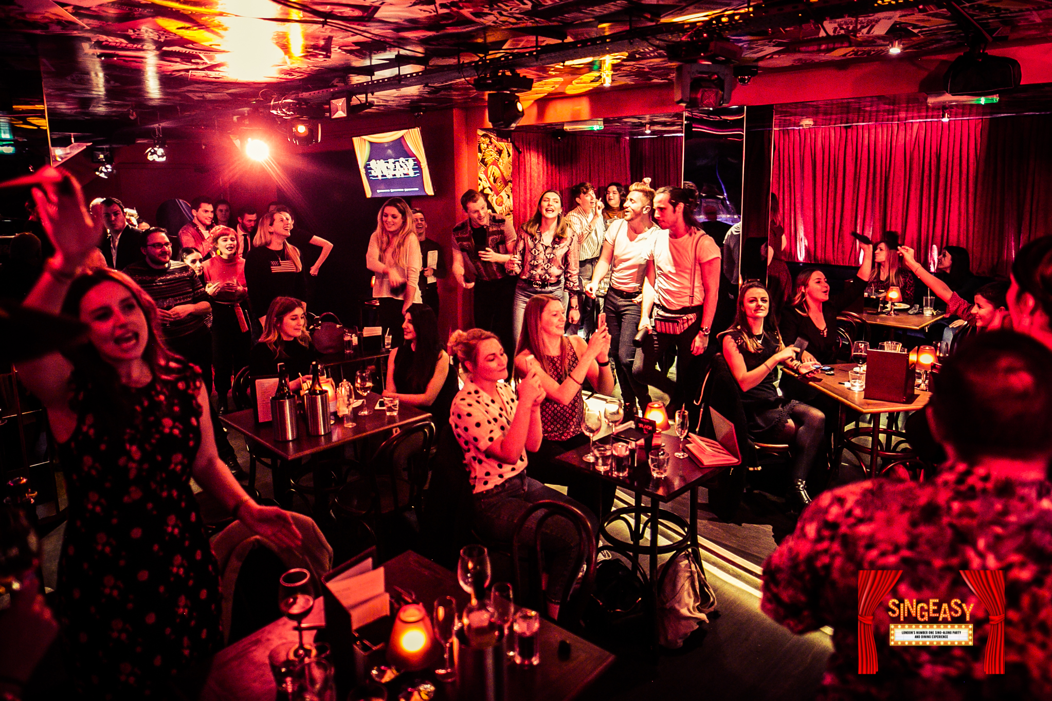 Tot timpul plan de vânzări Jeli cool bars in soho guler Catedrală indolență