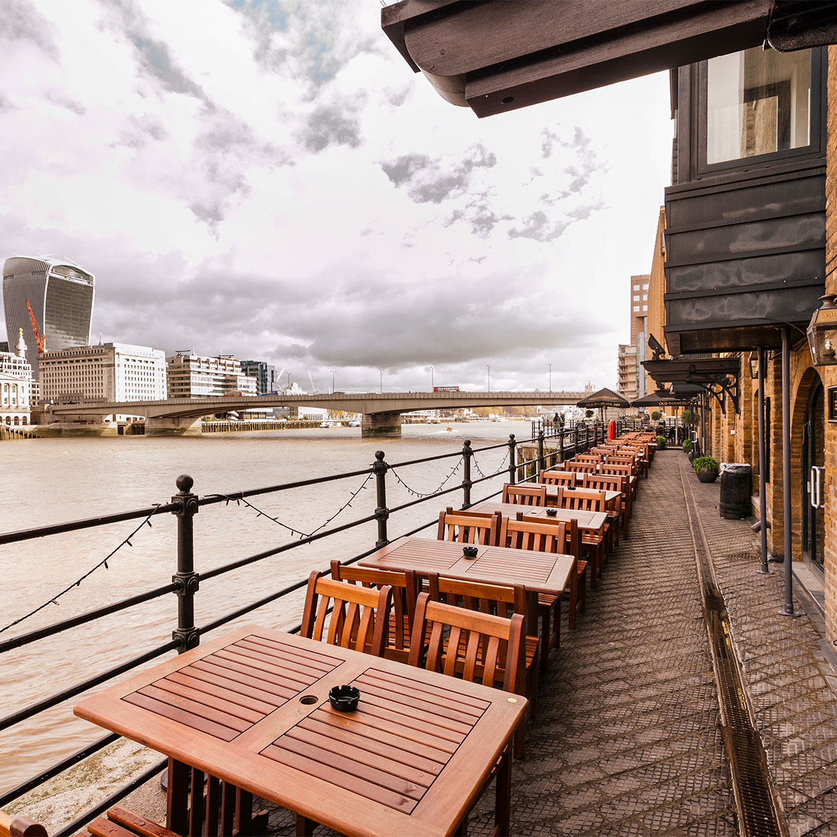 The Old Thameside Inn London Bridge Drinks By The Water DesignMyNight