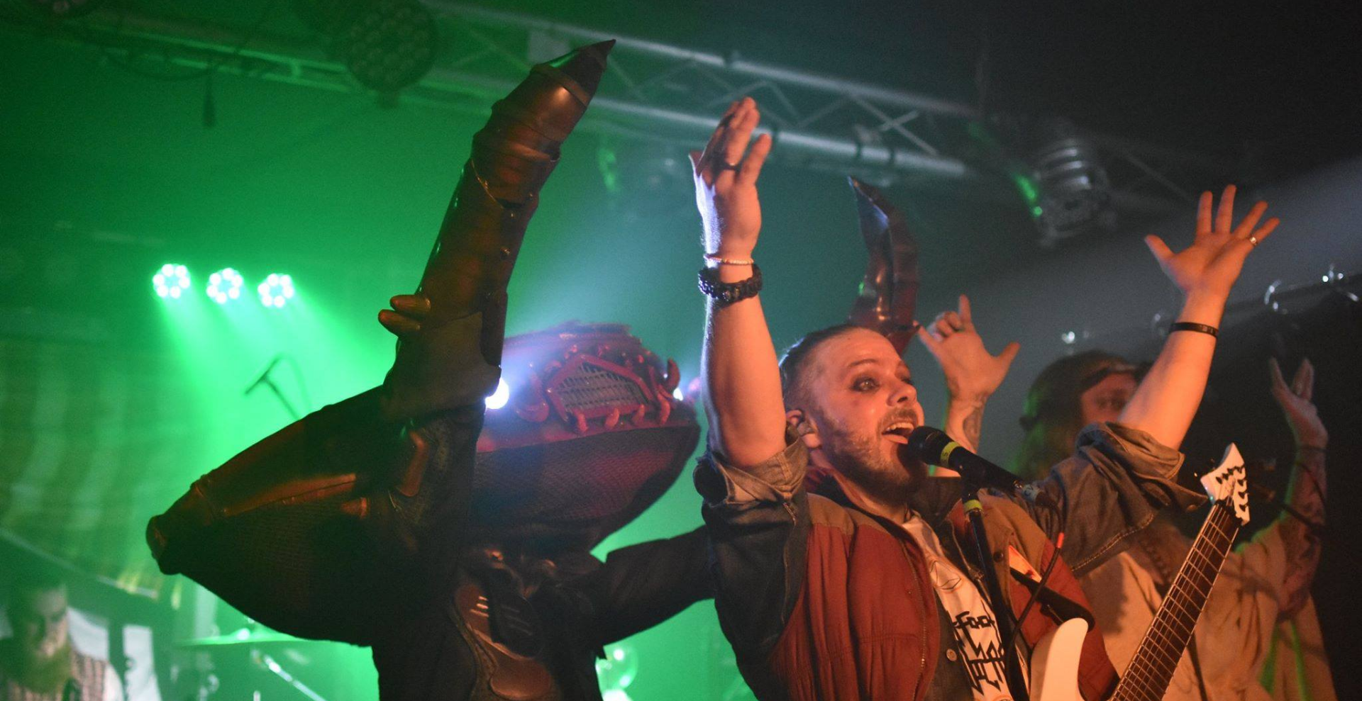 Facebar london selfatila