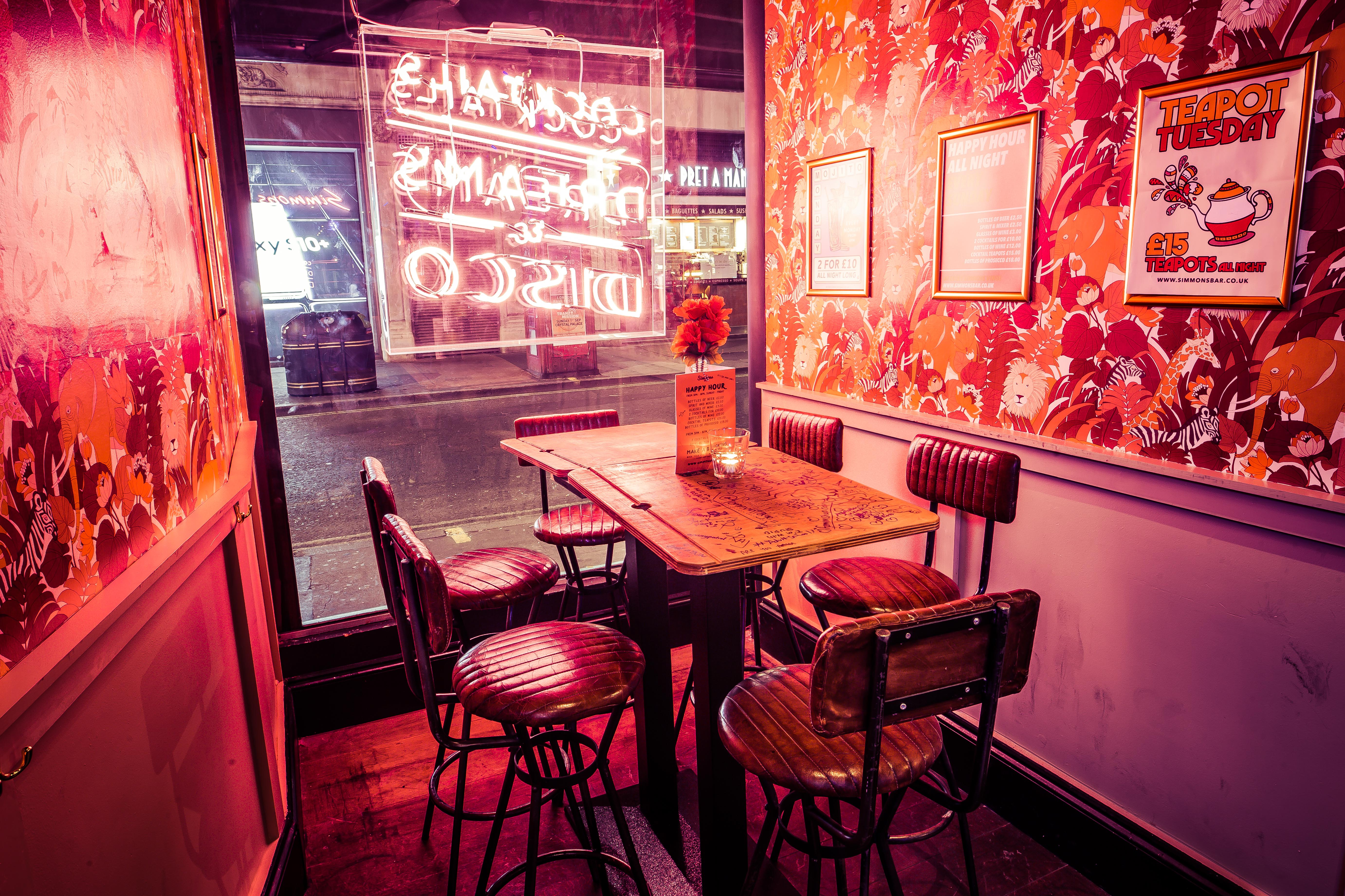 Simmons Oxford Street London Bar Reviews DesignMyNight