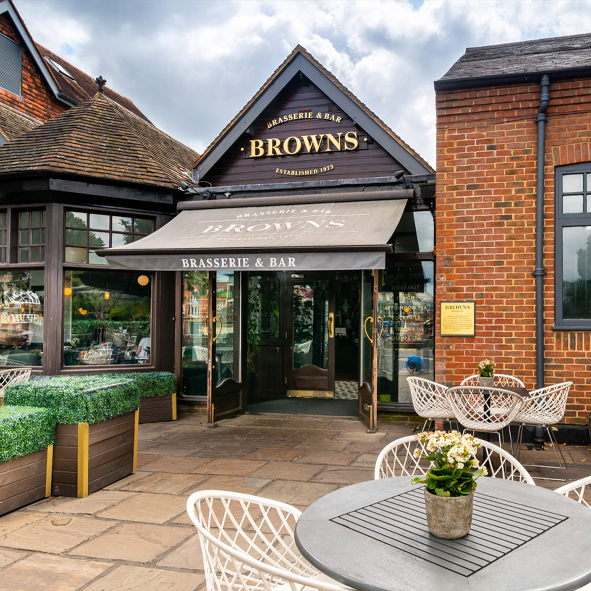 Browns Brasserie & Bar Windsor Windsor Bar Reviews DesignMyNight